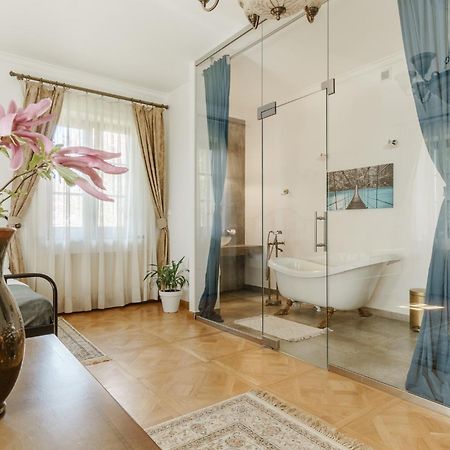 Apartamenty W Dworku Cheval Krasków Exterior foto