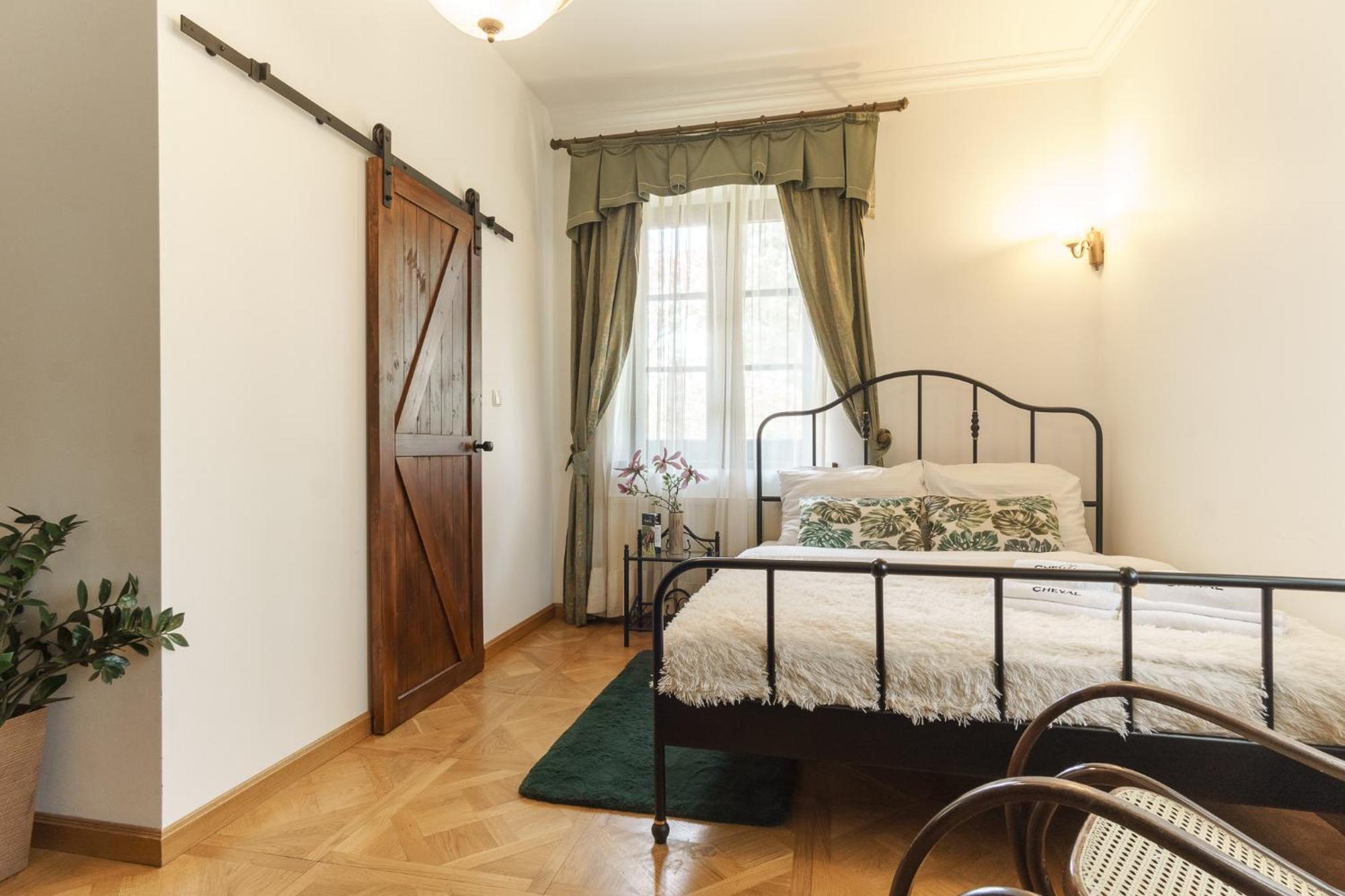 Apartamenty W Dworku Cheval Krasków Exterior foto