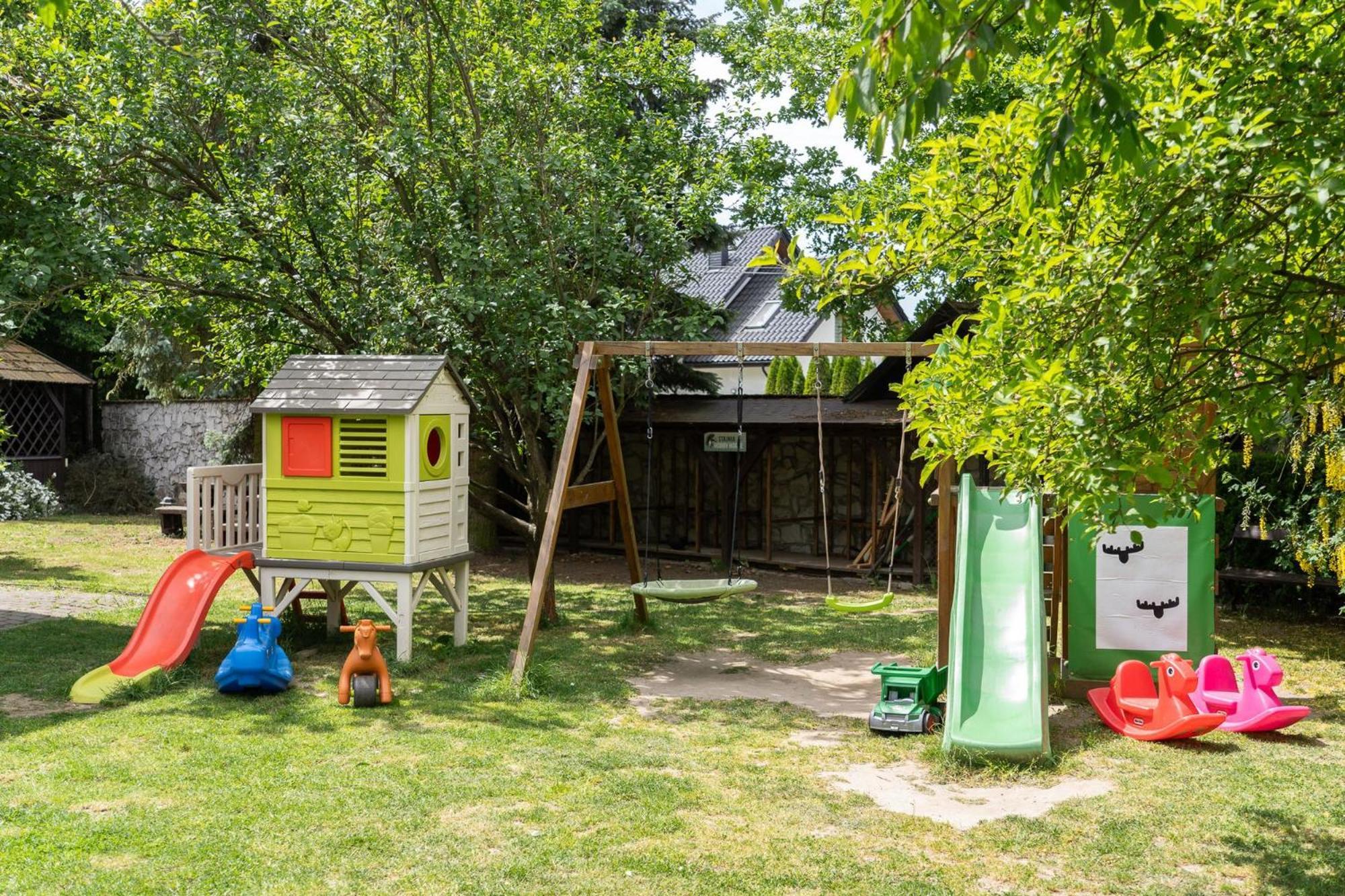 Apartamenty W Dworku Cheval Krasków Exterior foto
